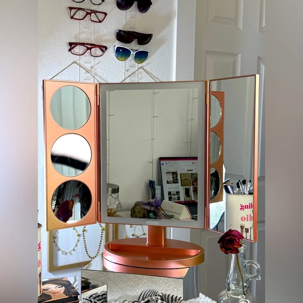 Mirrorvana Cosmetic Mirror